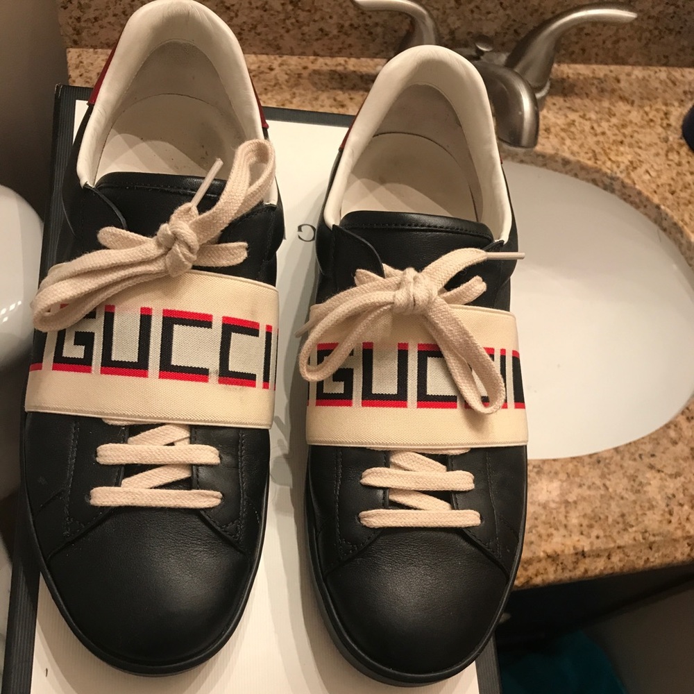 GUCCI ACE LOW LEATHER SNEAKER